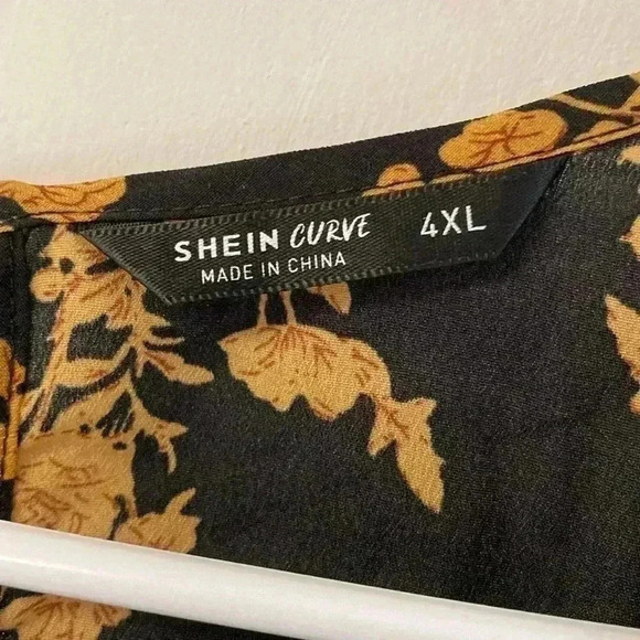 Women’s 4 XL Black and Gold SHEIN Pullover Top - Picture 2 of 8